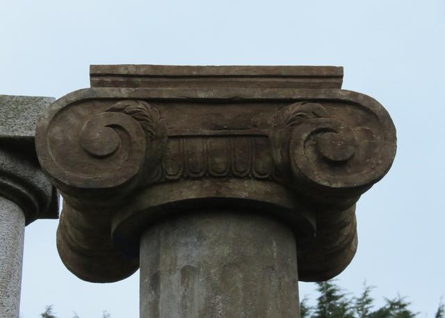 Limestone Ornate Pillars