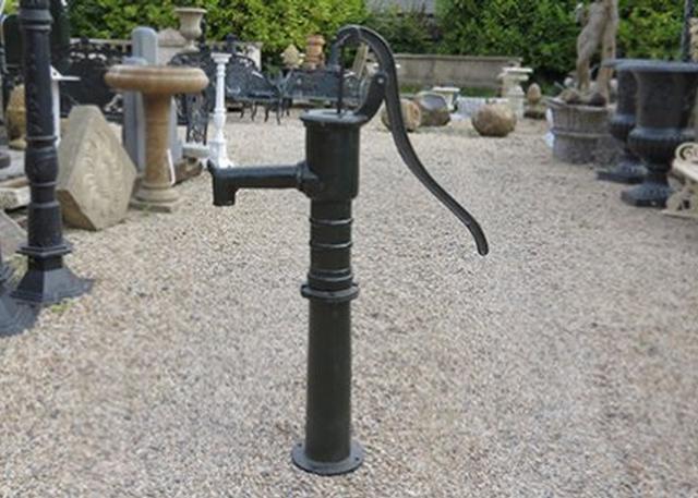 Medium Village Pump