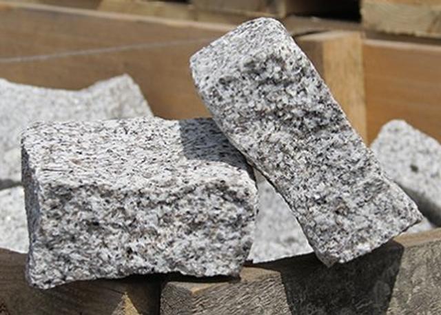 Silver Split Granite Cobbles 100 x 100