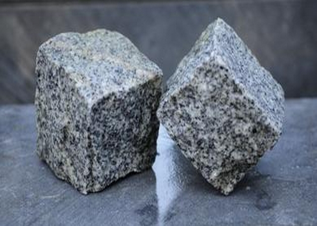 Silver Split Granite Cobbles Cube