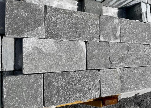 Grey Tumbled Limestone Cobbles Thin
