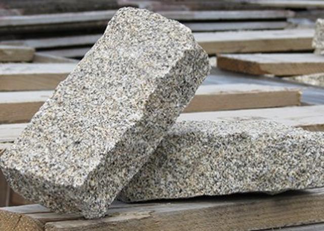 Brown Splits Granite Cobbles